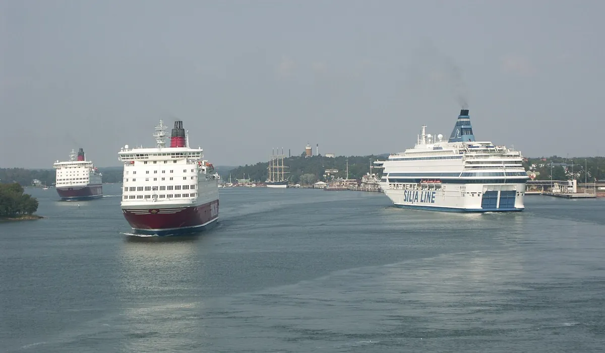 Just choose your ferry! Port of Mariehamn in midday — Åland