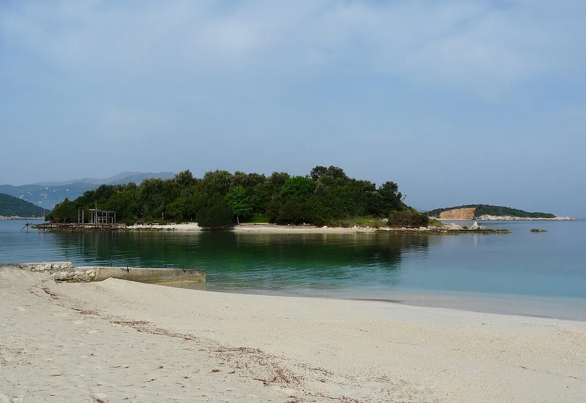 Beautiful and quiet beach at Ksamili — Albania