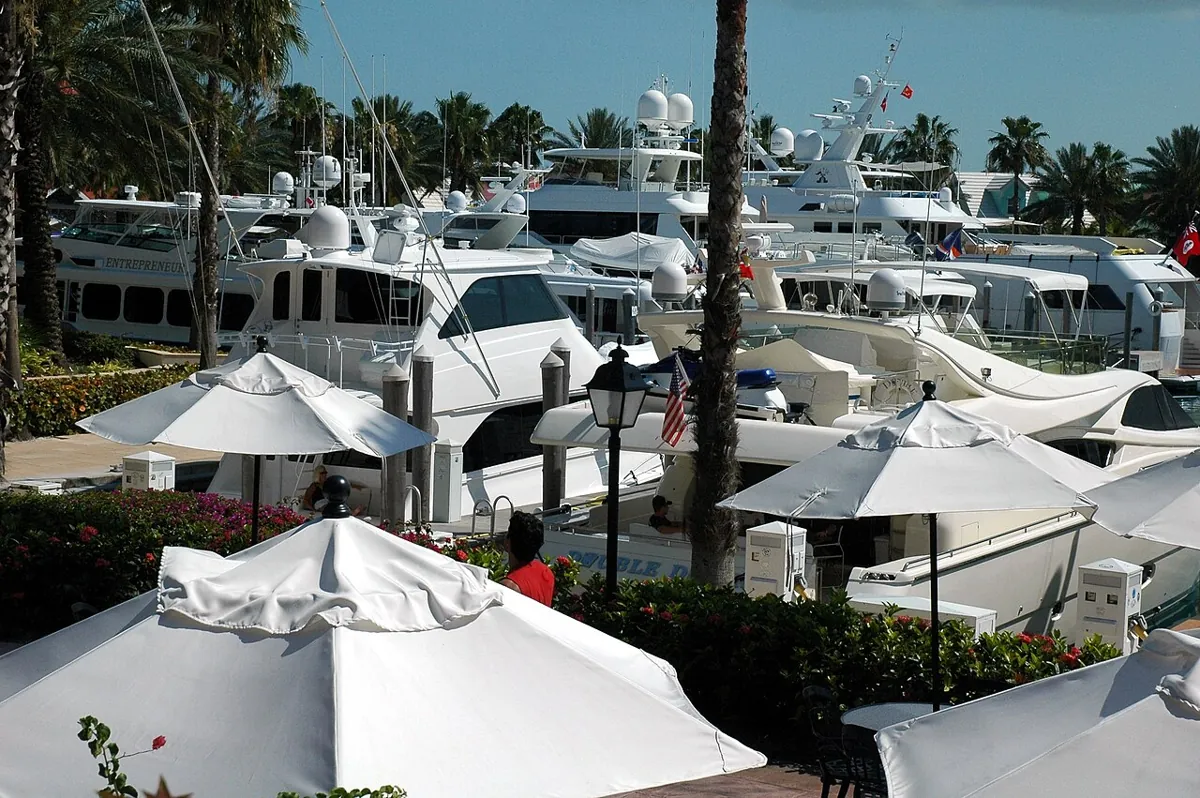 Yachts aplenty, Paradise Island — Bahamas
