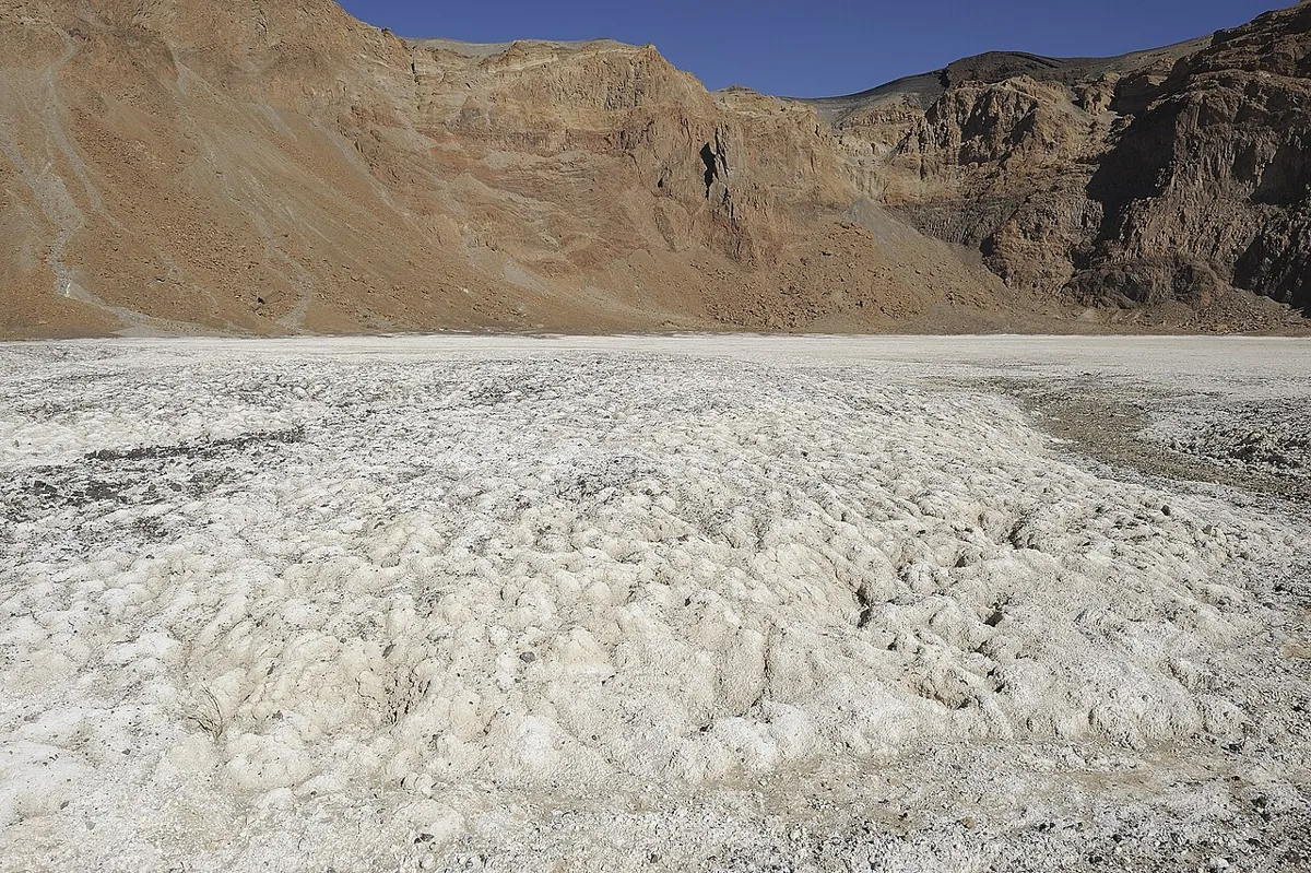 Inside the crater of Emi Koussi. — Chad