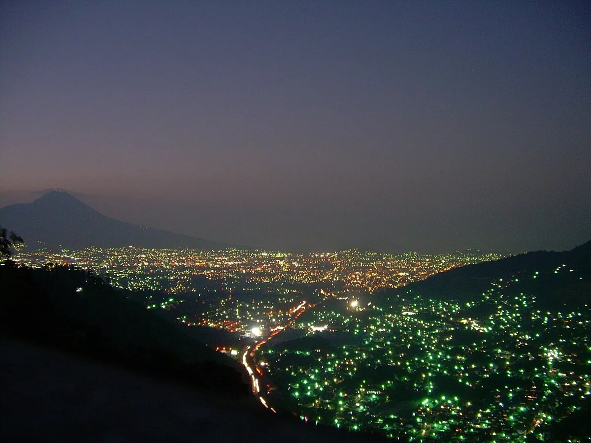 Night view of San Salvador — El Salvador