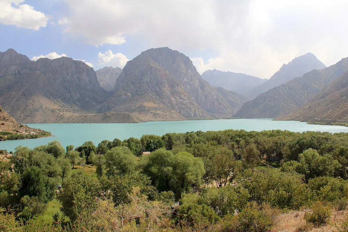 Iskanderkul Lake in the Zeravshan Valley is a popular destination for foreign tourists and Tajiks alike. — Tajikistan